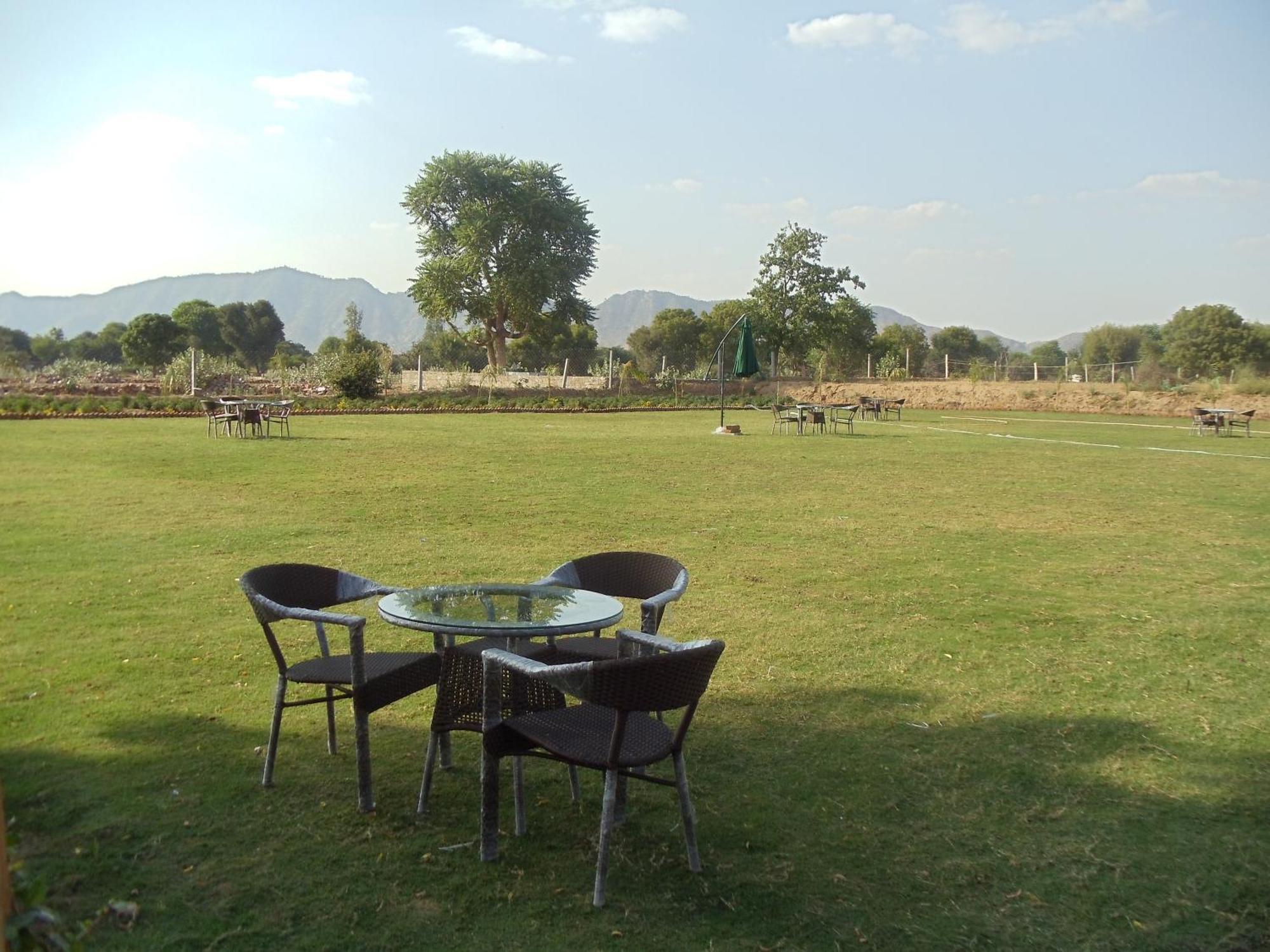 Lohana Village Resort Pushkar Bagian luar foto